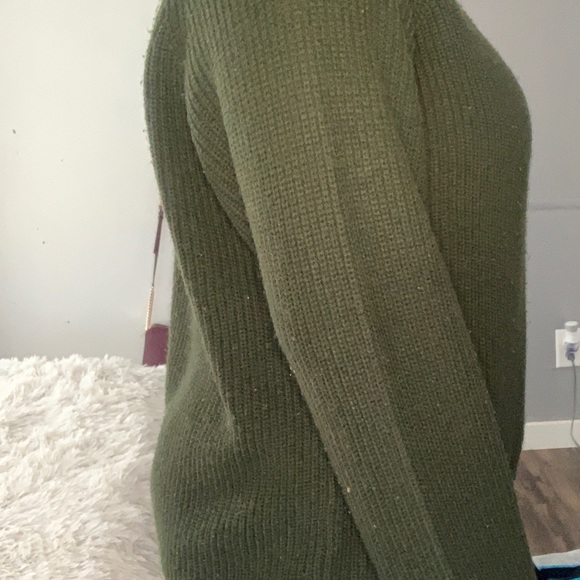 Sweater - Picture 4 of 6